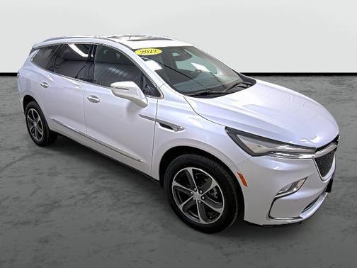 White Frost Tri-Coat 2022 Buick Enclave Essence