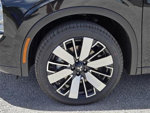 2025 Mitsubishi Outlander Platinum Edition