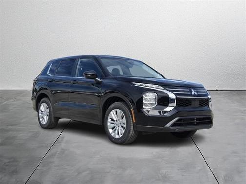 2025 Mitsubishi Outlander ES