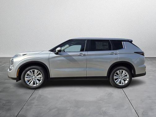 Silver Alloy 2026 Mitsubishi Outlander ES