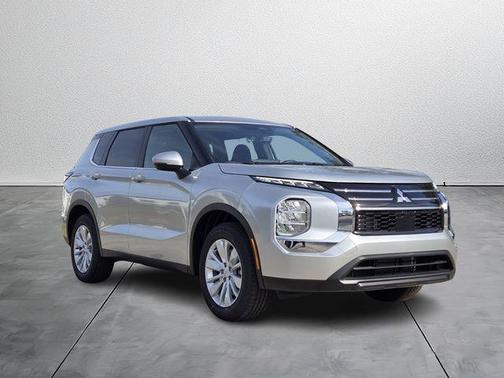 Silver Alloy 2026 Mitsubishi Outlander ES