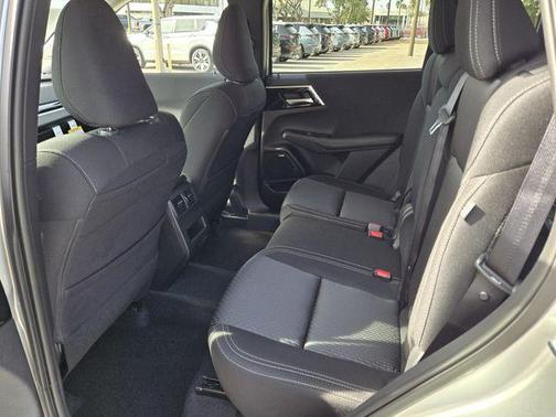 Silver Alloy 2026 Mitsubishi Outlander ES
