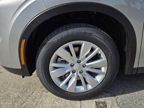 Silver Alloy 2026 Mitsubishi Outlander ES