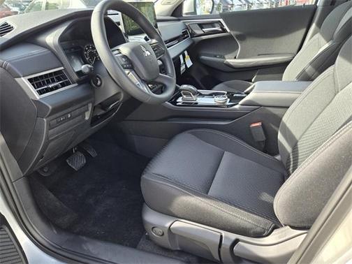 2026 Mitsubishi Outlander ES