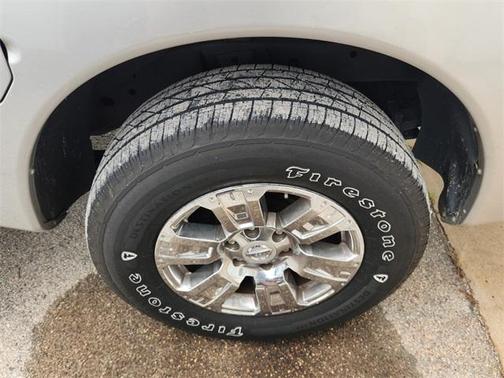 2013 Nissan Titan SV