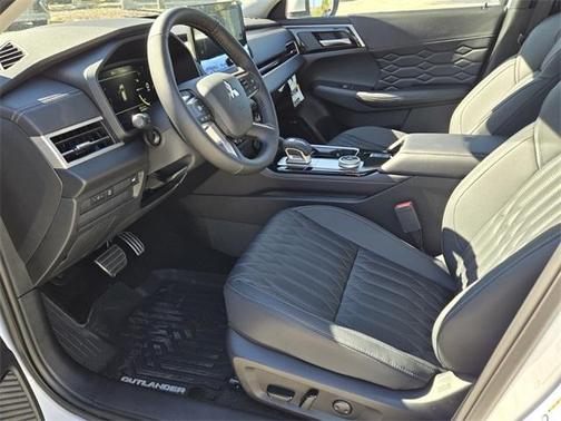 2026 Mitsubishi Outlander SEL