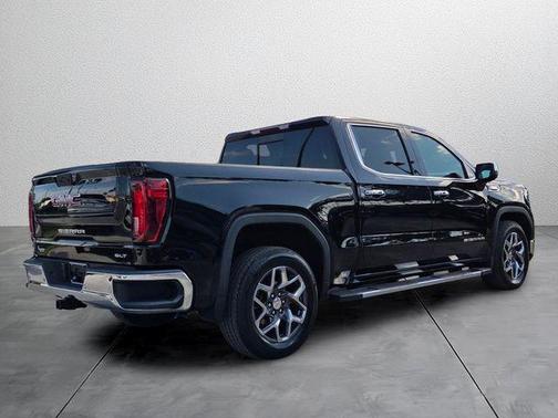 Onyx Black 2023 GMC Sierra 1500 SLT