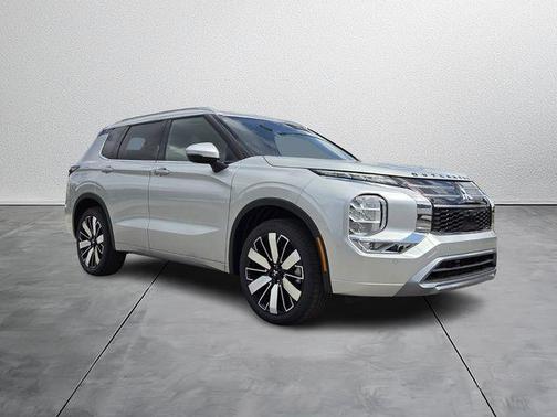 Silver Alloy 2026 Mitsubishi Outlander SEL