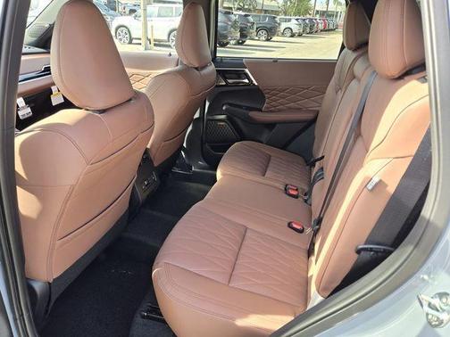 2026 Mitsubishi Outlander SEL