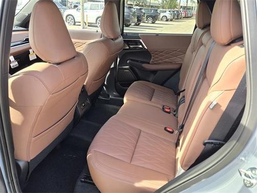 2026 Mitsubishi Outlander SEL