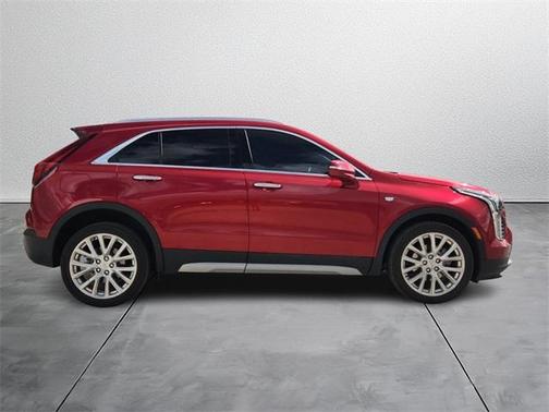 2022 Cadillac XT4 Premium Luxury