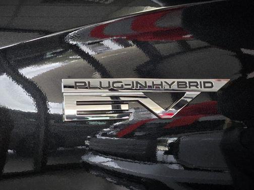 2025 Mitsubishi Outlander PHEV SEL Platinum Edition