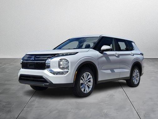 2026 Mitsubishi Outlander ES