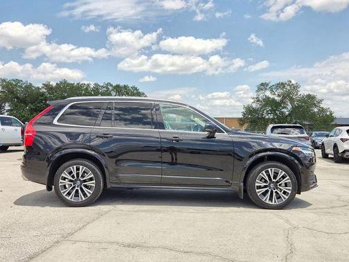 Onyx Black Metallic 2020 Volvo XC90 T5 Momentum 7 Passenger