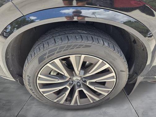 Onyx Black Metallic 2020 Volvo XC90 T5 Momentum 7 Passenger