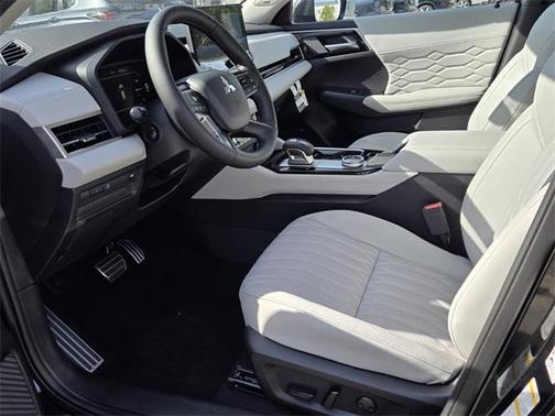 2026 Mitsubishi Outlander SEL