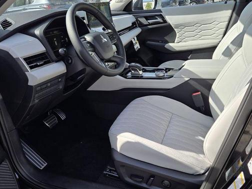 2026 Mitsubishi Outlander SEL