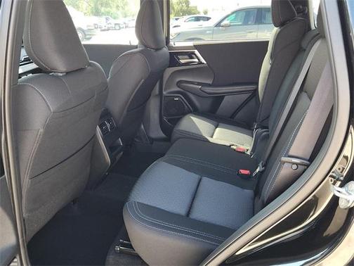 2025 Mitsubishi Outlander ES