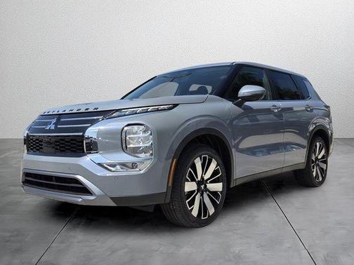 Moonstone 2026 Mitsubishi Outlander SE