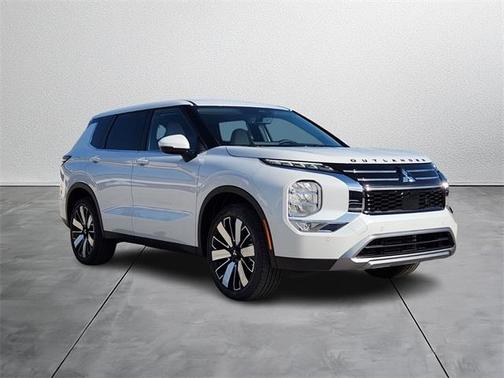 2025 Mitsubishi Outlander SE