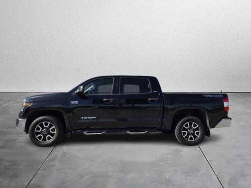 Black 2017 Toyota Tundra SR5