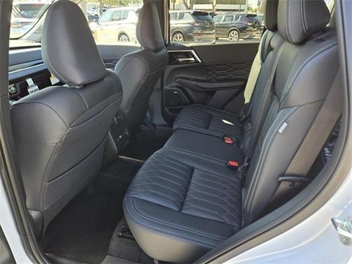 2026 Mitsubishi Outlander SEL