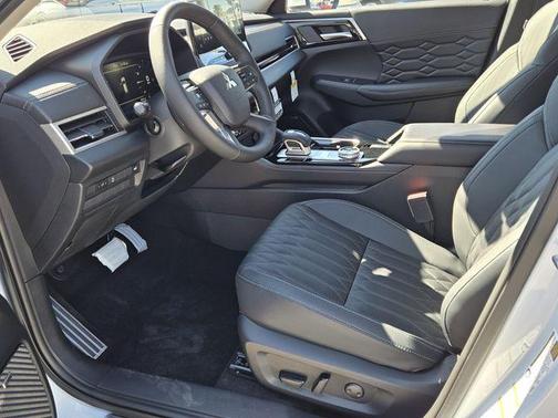 2026 Mitsubishi Outlander SEL