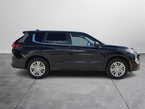 2024 Mitsubishi Outlander ES