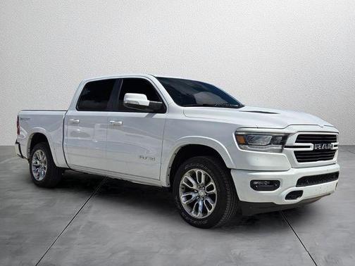 Bright White Clearcoat 2022 RAM 1500 Laramie