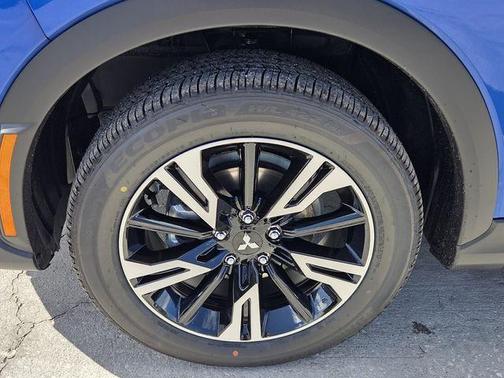 Lightning Blue Metallic 2026 Mitsubishi Eclipse Cross SE