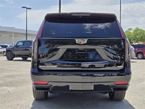 2023 Cadillac Escalade Sport