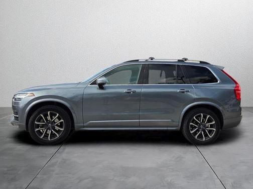 Gray Metallic 2019 Volvo XC90 T6 Momentum