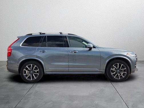 Gray Metallic 2019 Volvo XC90 T6 Momentum