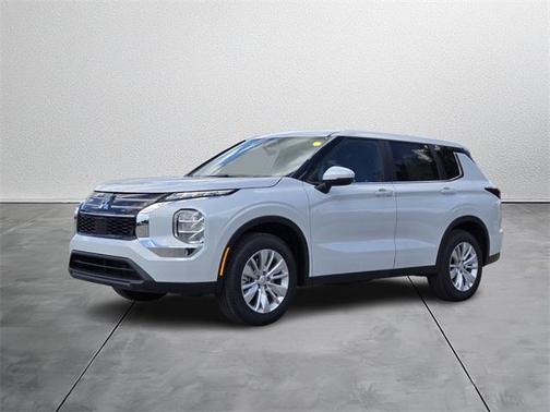 2025 Mitsubishi Outlander ES