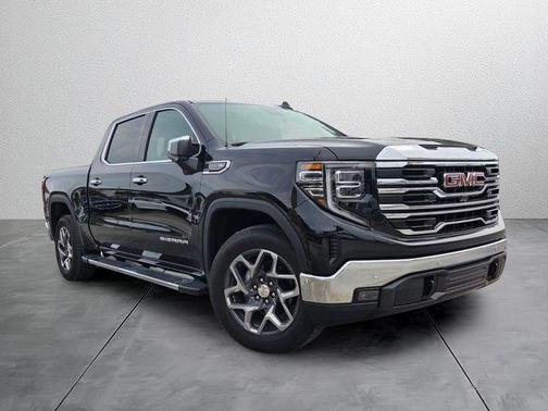 Onyx Black 2022 GMC Sierra 1500 SLT