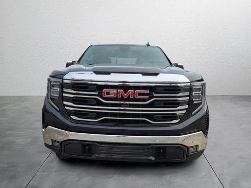 Onyx Black 2022 GMC Sierra 1500 SLT