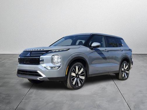 Gray 2026 Mitsubishi Outlander SE