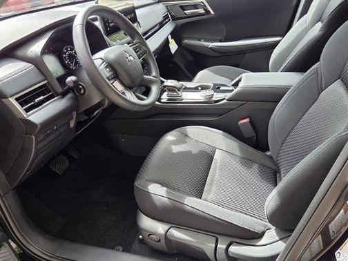 Black Diamond 2026 Mitsubishi Outlander ES