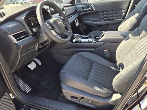 2026 Mitsubishi Outlander SEL