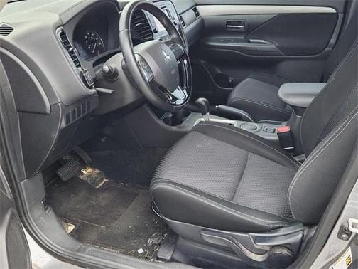 2016 Mitsubishi Outlander SE