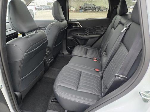 2026 Mitsubishi Outlander SEL