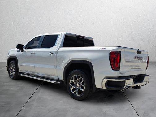 White Frost Tri-Coat 2022 GMC Sierra 1500 SLT