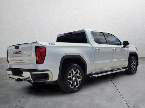 White Frost Tri-Coat 2022 GMC Sierra 1500 SLT