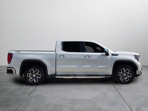 White Frost Tri-Coat 2022 GMC Sierra 1500 SLT