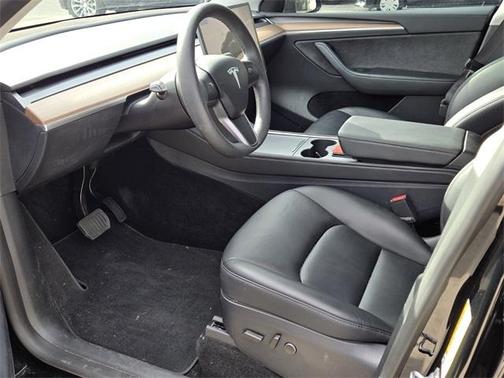 2025 Tesla Model Y Long Range