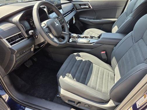 Cosmic Blue Metallic 2026 Mitsubishi Outlander SE