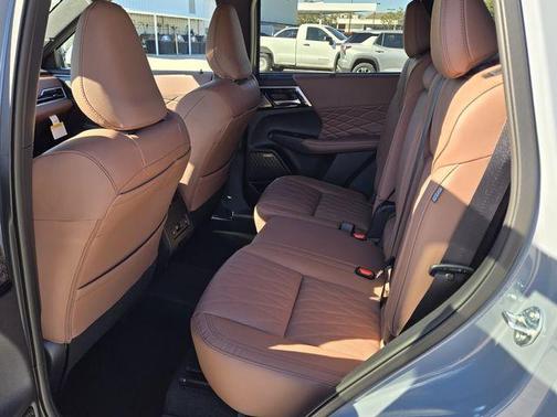 2026 Mitsubishi Outlander SEL