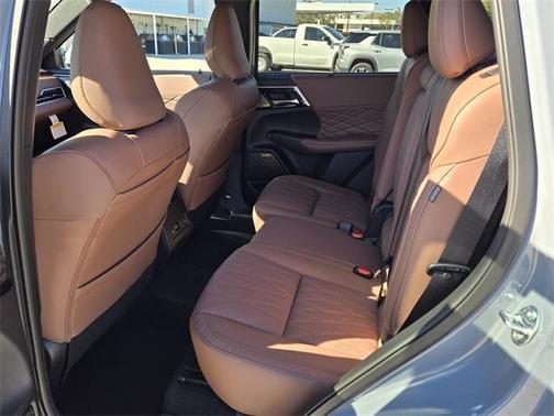 2026 Mitsubishi Outlander SEL