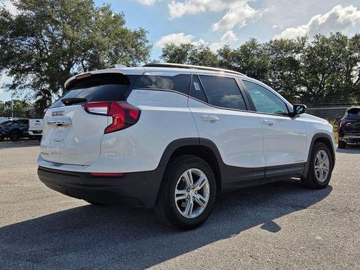 Summit White 2022 GMC Terrain SLE
