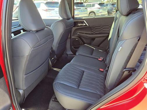 2026 Mitsubishi Outlander SEL